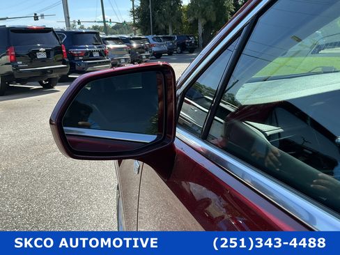 Used 2018 Cadillac XT5 Luxury w/ Driver Awareness Package FWD image 10