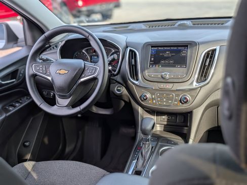 Used 2024 Chevrolet Equinox LT w/ LPO, Floor Liner Package image 15