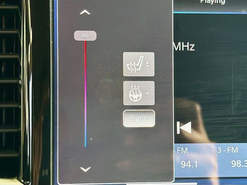 Used 2023 Chrysler Pacifica Touring-L image 19