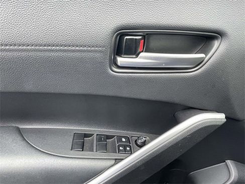 Used 2024 Toyota Corolla Cross XLE image 18