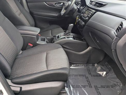 Used 2017 Nissan Rogue S image 19
