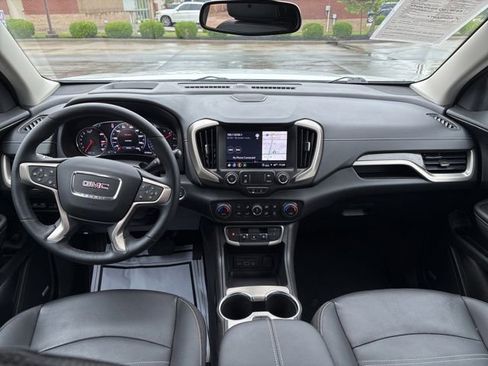 Used 2024 GMC Terrain Denali w/ Denali Premium Package AWD/4WD image 32