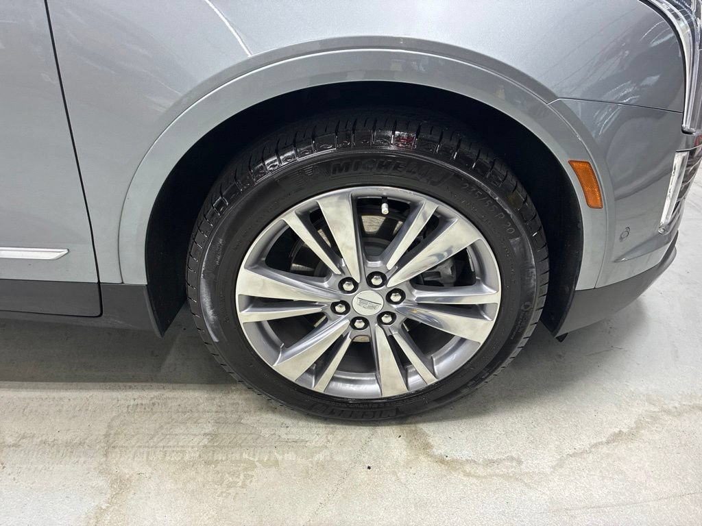 Used 2024 Cadillac XT5 Premium Luxury w/ Technology Package AWD/4WD image 4