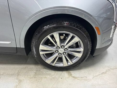 Used 2024 Cadillac XT5 Premium Luxury w/ Technology Package AWD/4WD image 4