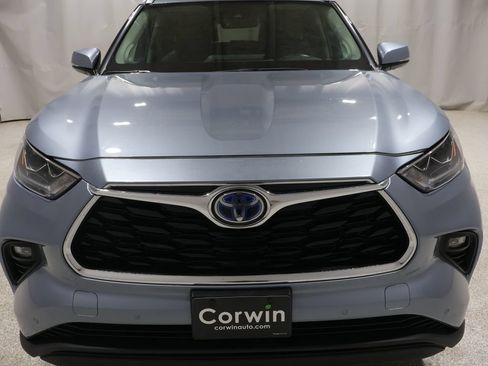 Used 2023 Toyota Highlander Limited AWD/4WD image 9