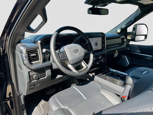 Used 2025 Ford F250 Platinum w/ FX4 Off-Road Package image 9