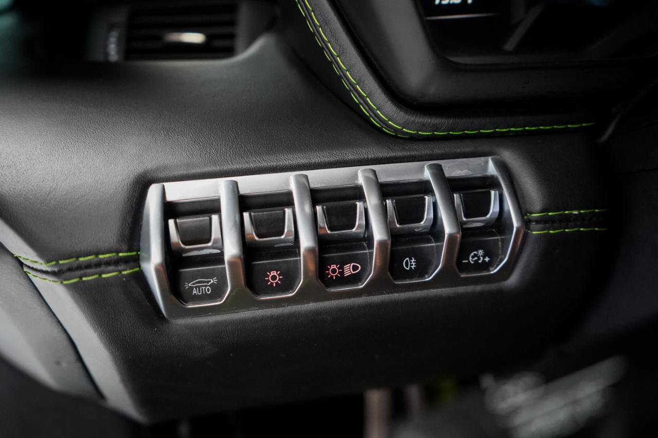 Used 2018 Lamborghini Aventador S AWD/4WD image 25
