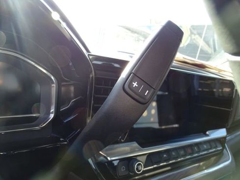 Used 2023 Chevrolet Silverado 1500 LT w/ Leather Package AWD/4WD image 42