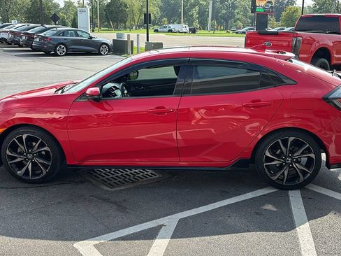 Used 2019 Honda Civic Sport Touring image 2