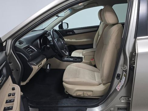 Used 2019 Subaru Outback 2.5i Premium image 6