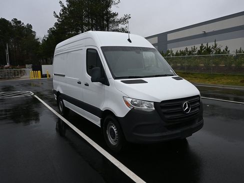 Used 2024 Mercedes-Benz Sprinter 2500 image 22