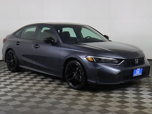 Used 2025 Honda Civic Sport image 2