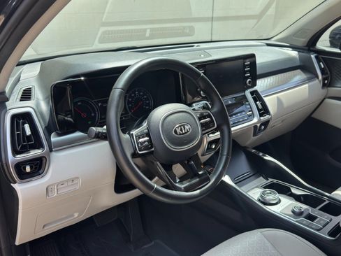 Used 2021 Kia Sorento S FWD image 12
