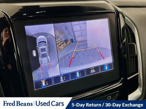 Used 2022 Chevrolet Traverse LT w/ LT Premium Package image 16