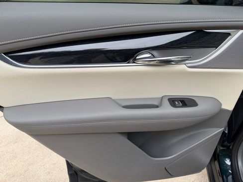 Used 2025 Cadillac XT6 Premium Luxury w/ Technology Package image 23