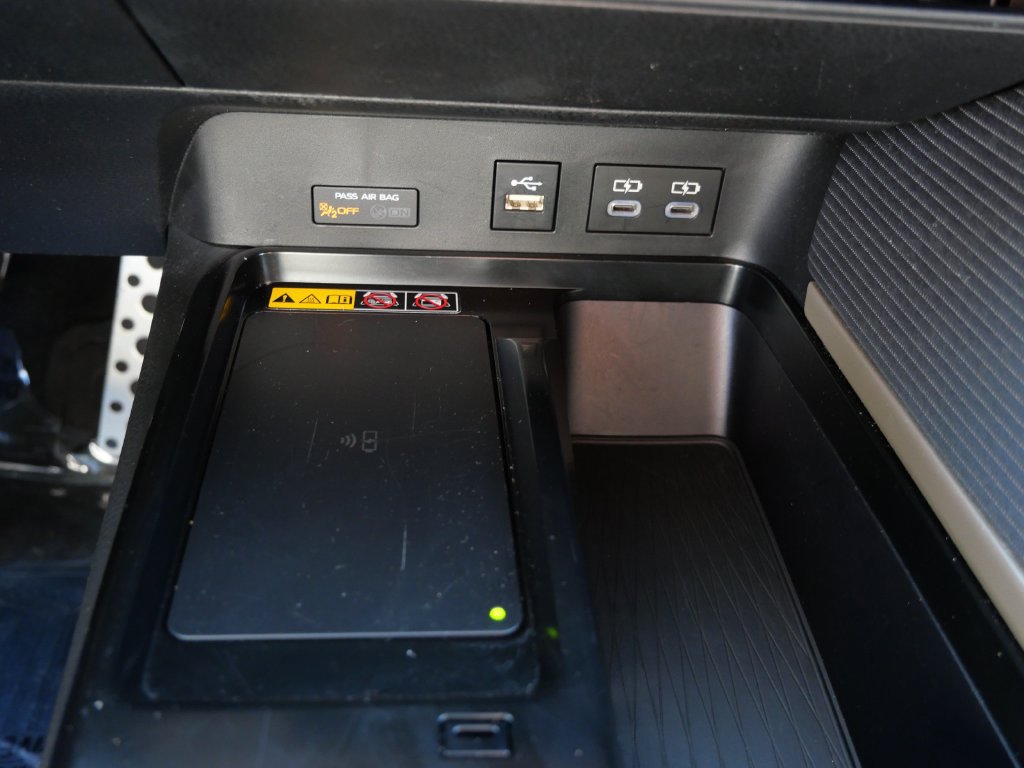 Certified 2025 Toyota Camry SE FWD image 21