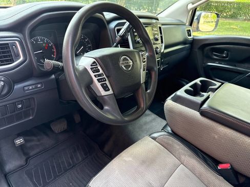 Used 2017 Nissan Titan S AWD/4WD image 12