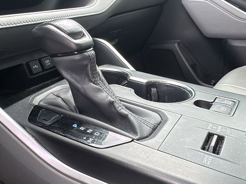 Used 2020 Toyota Highlander XLE FWD image 20