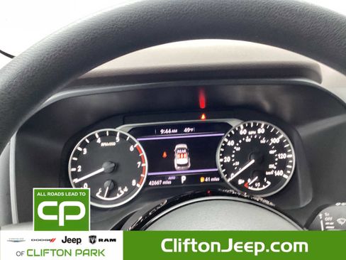 Used 2023 Nissan Rogue SV image 12