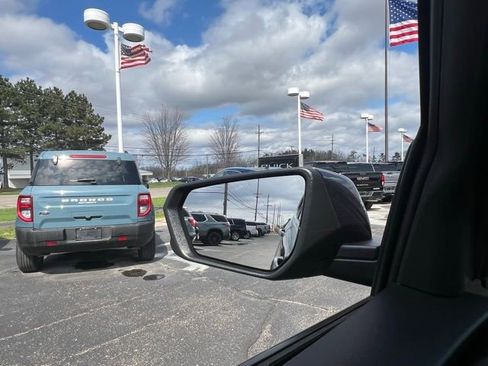 Certified 2023 Chevrolet Equinox RS FWD image 26