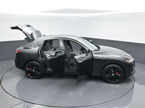 Used 2023 Maserati Levante GT AWD/4WD image 61