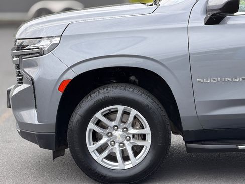 Used 2021 Chevrolet Suburban LT AWD/4WD image 19