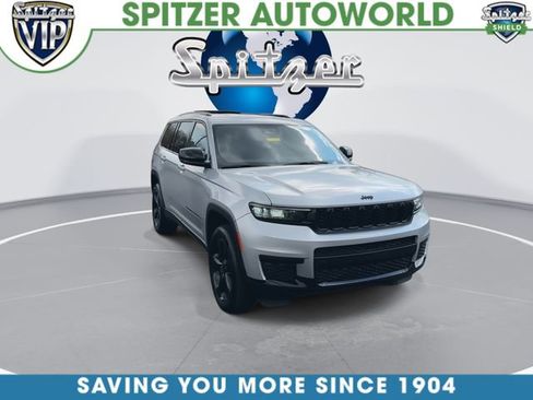 Used 2023 Jeep Grand Cherokee L Laredo image 3