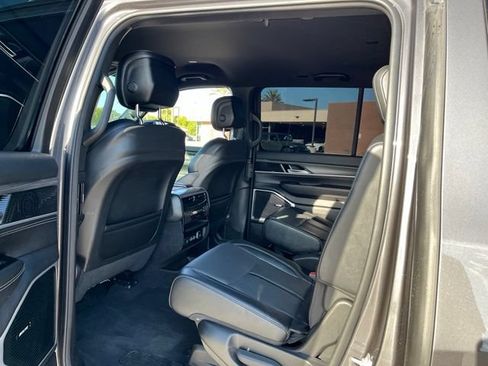 Used 2023 Jeep Wagoneer Series III w/ Preferred Equipment Group AWD/4WD image 14