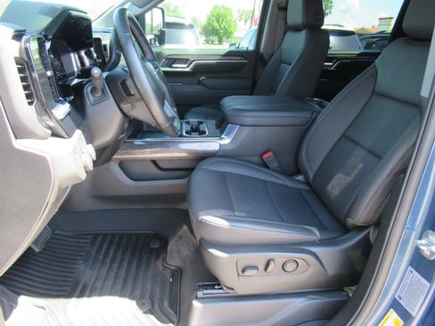 Used 2025 Chevrolet Silverado 2500 LTZ w/ Trail Boss Package AWD/4WD image 16
