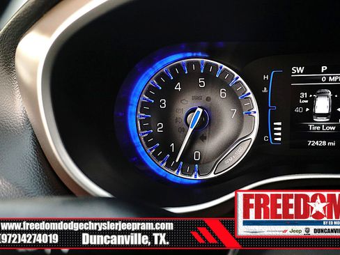 Used 2023 Chrysler Voyager LX image 31