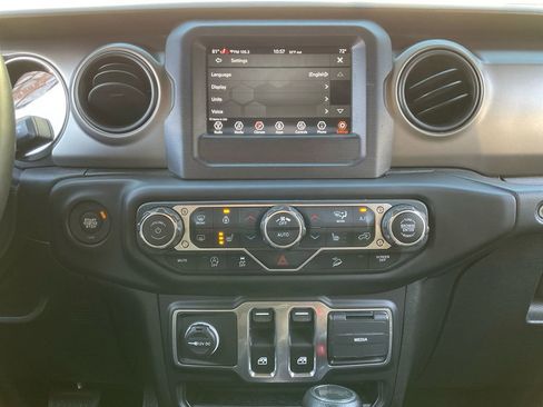 Used 2020 Jeep Wrangler Sport image 12