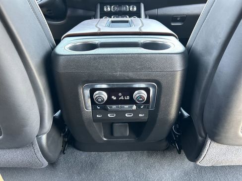 Used 2024 GMC Yukon XL Denali Ultimate AWD/4WD image 22