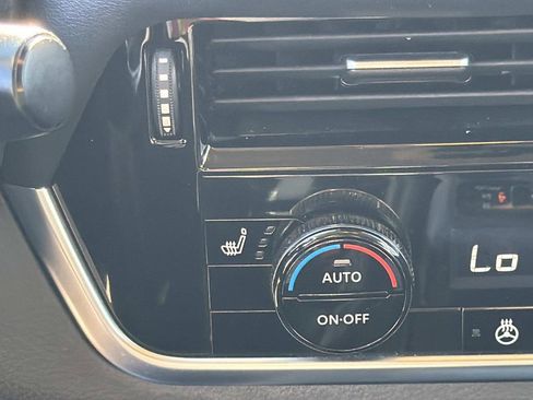 Used 2023 Nissan Rogue SL image 15