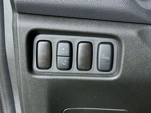 Used 2025 Mitsubishi Outlander Sport SE AWD/4WD image 17