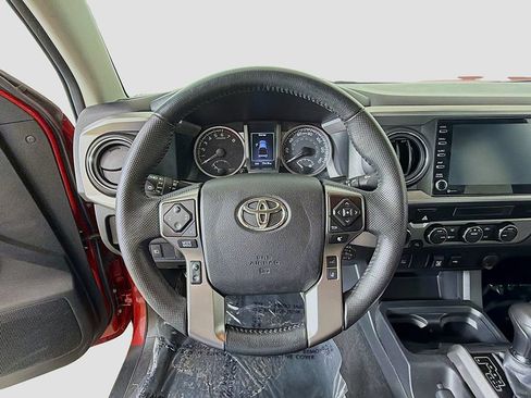 Used 2022 Toyota Tacoma SR5 AWD/4WD image 29