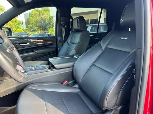 Used 2024 Cadillac Escalade Luxury w/ LPO, Floor Liner Package AWD/4WD image 10
