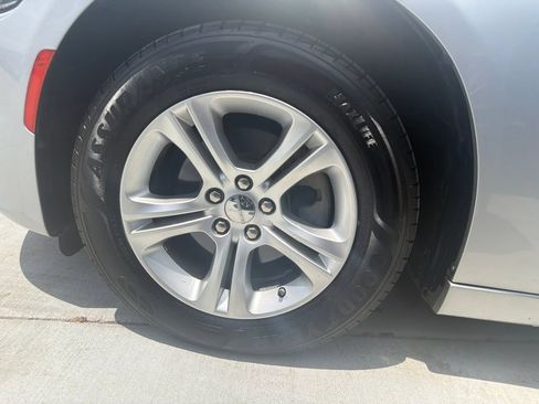 Used 2022 Dodge Charger SXT RWD image 7