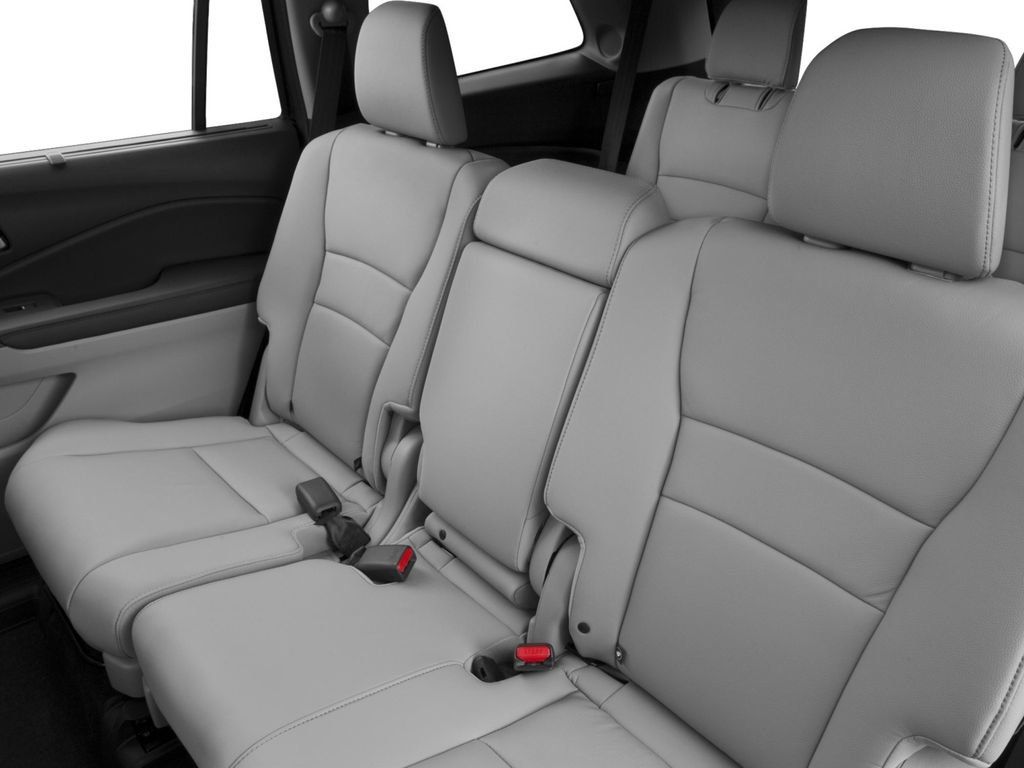 Used 2016 Honda Pilot Touring image 12