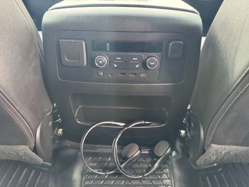 Used 2019 Chevrolet Tahoe LT w/ LT Signature Package AWD/4WD image 24