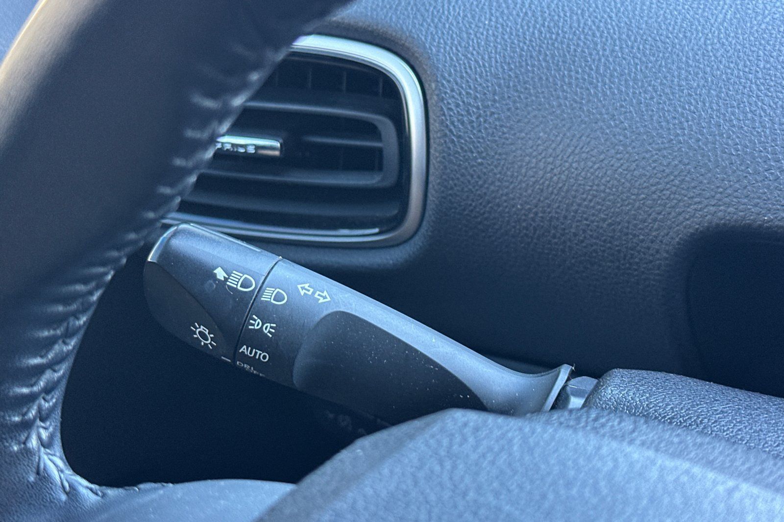 Used 2019 Toyota Prius XLE FWD image 37