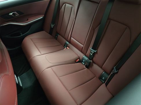 Used 2025 BMW 330i xDrive Sedan w/ M Sport Package image 16