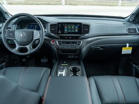 Used 2024 Honda Passport TrailSport image 12