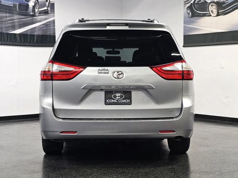 Used 2016 Toyota Sienna LE FWD image 21
