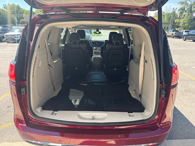 Used 2018 Chrysler Pacifica Limited FWD image 20