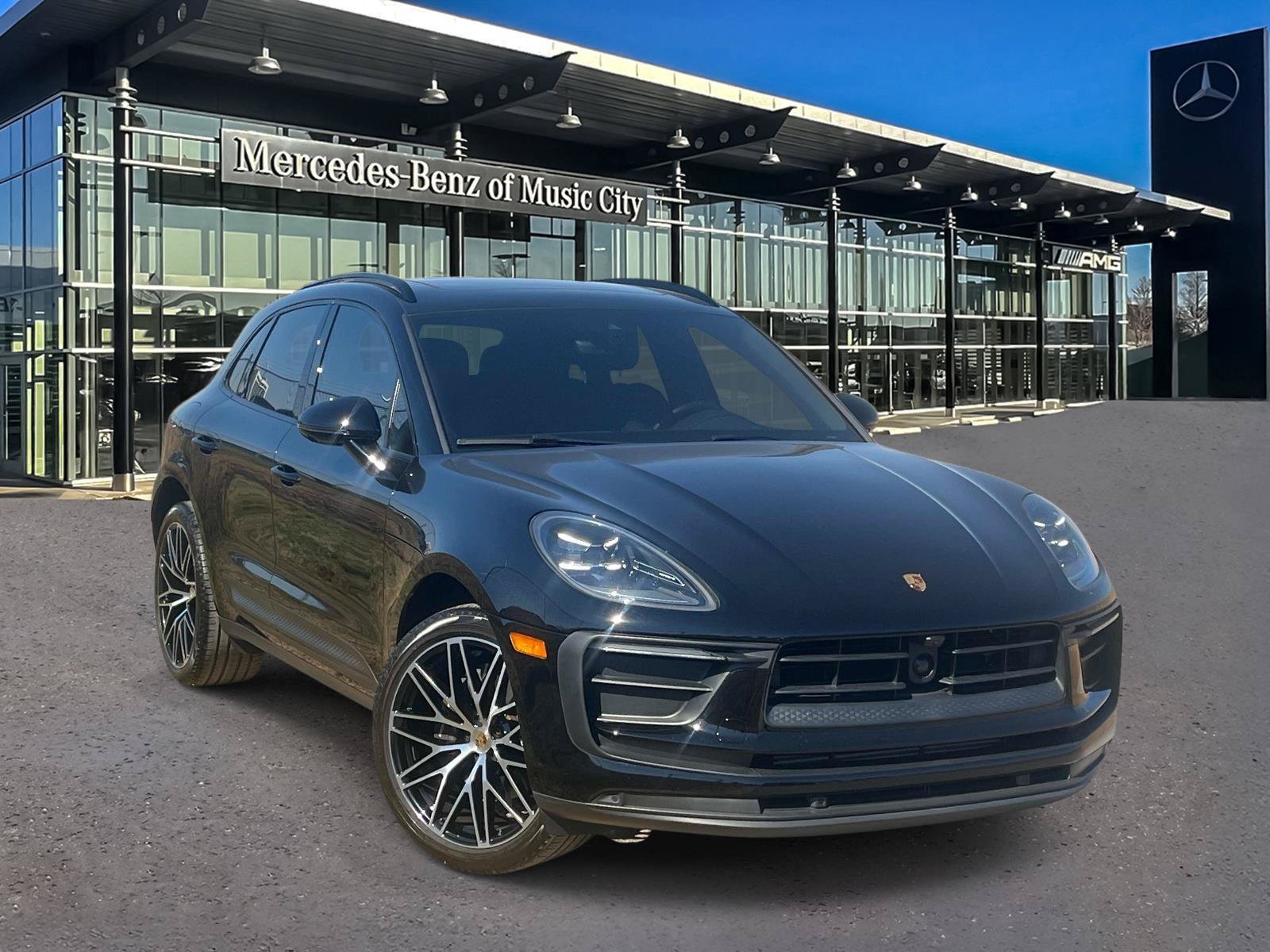 Used 2024 Porsche Macan AWD/4WD image 1