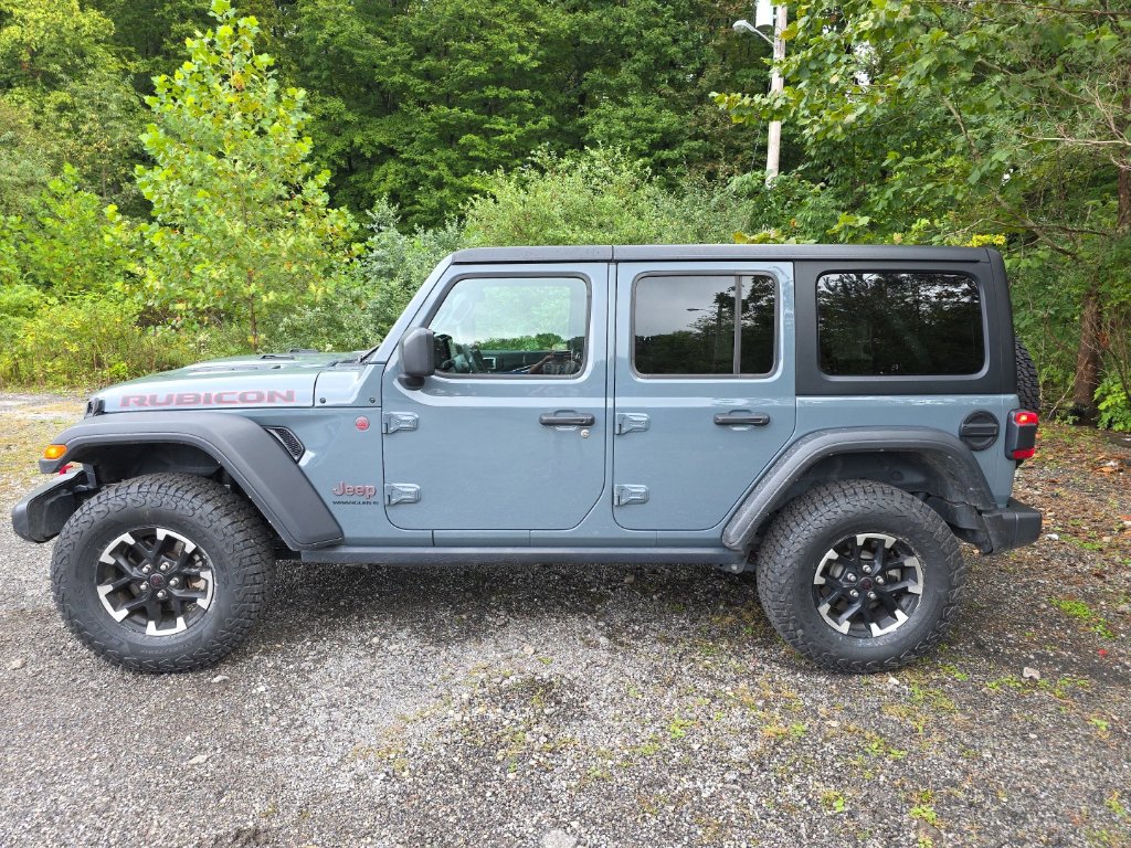 Used 2025 Jeep Wrangler Unlimited Rubicon AWD/4WD image 4