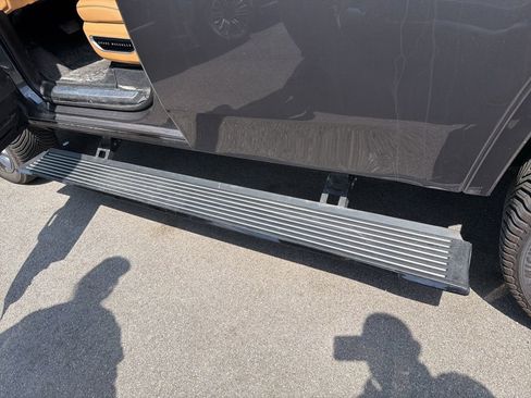 Used 2024 Jeep Grand Wagoneer Series III w/ Rear Seat Video Group 1 image 27