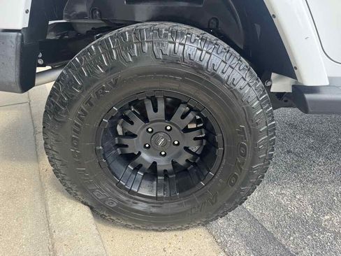Used 2012 Jeep Wrangler Unlimited Sahara AWD/4WD image 35