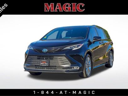 Used 2022 Toyota Sienna Platinum