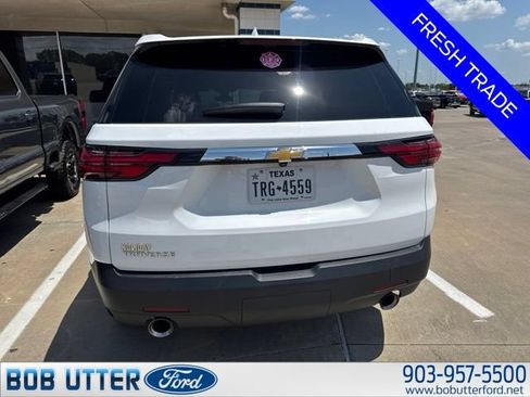 Used 2023 Chevrolet Traverse LS w/ Safety Package FWD image 4
